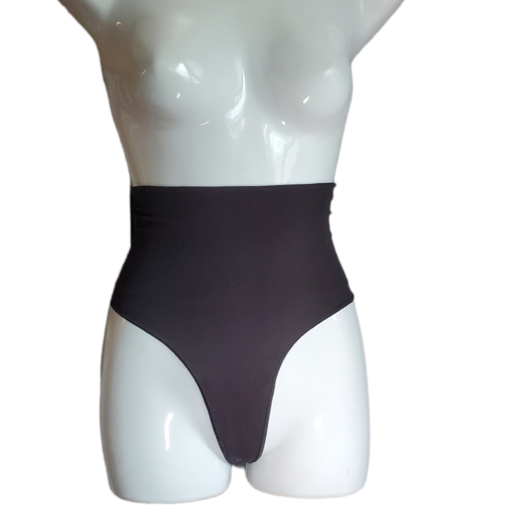 COPY - SKIMS core control hi waisted thong S/M